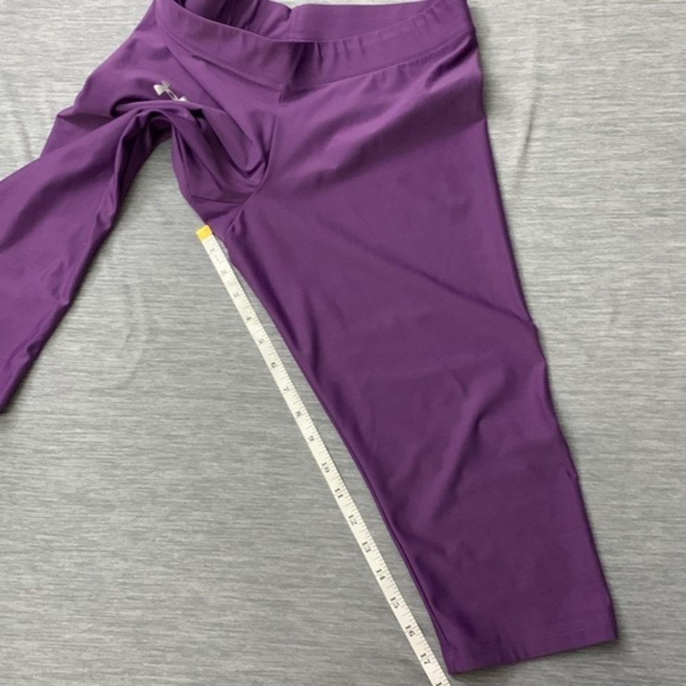 3/$20✨Under Armour Athletic Capri Leggings - Picture 7 of 8